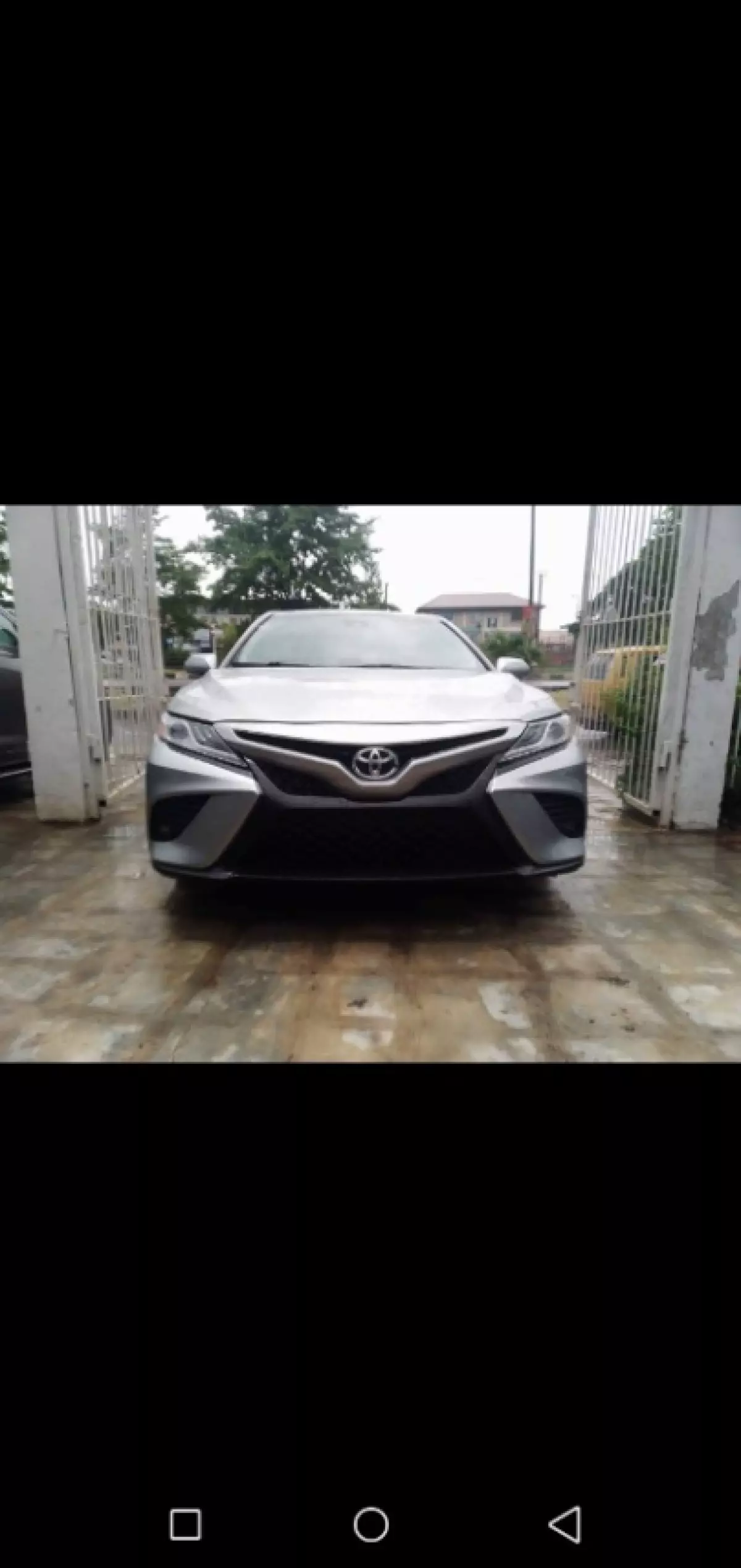 Toyota camry - 2019