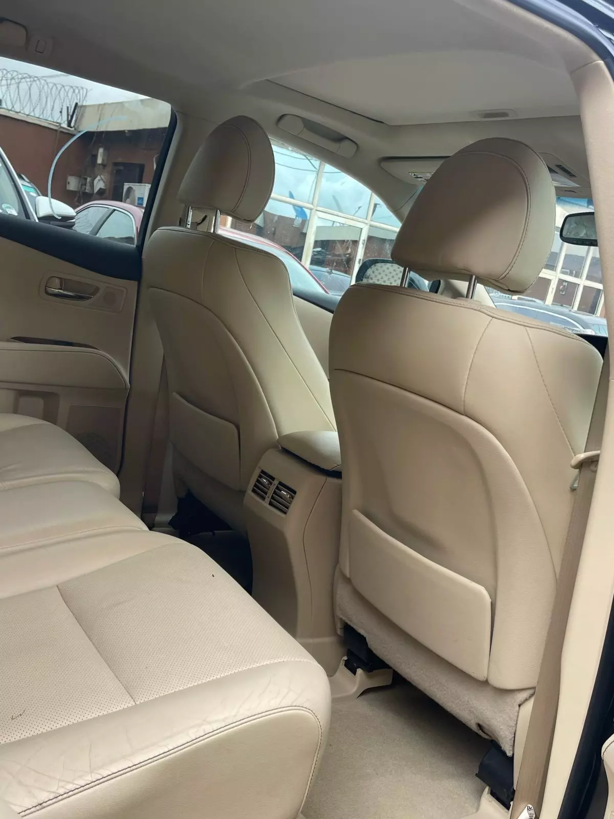 interiorBack