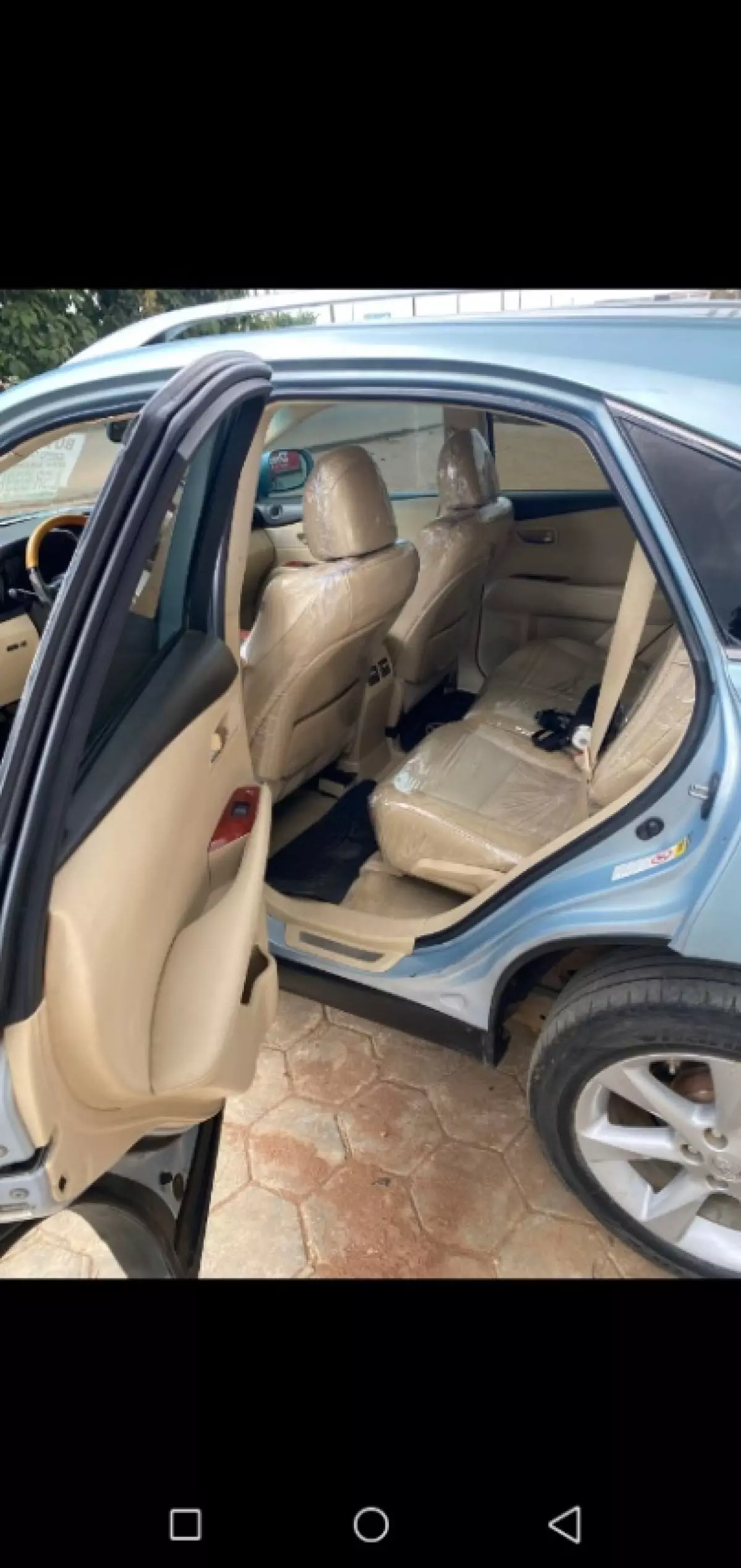 interiorBack