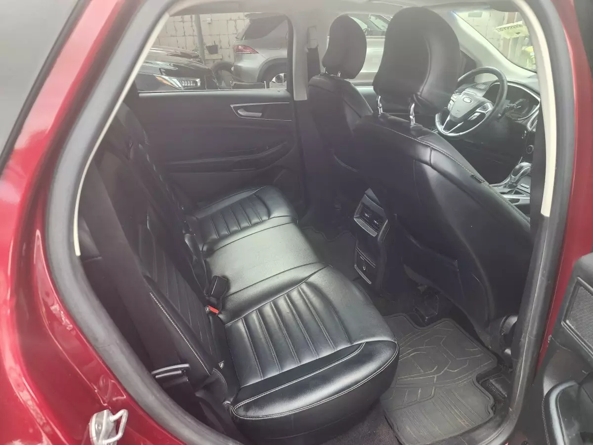 interiorBack