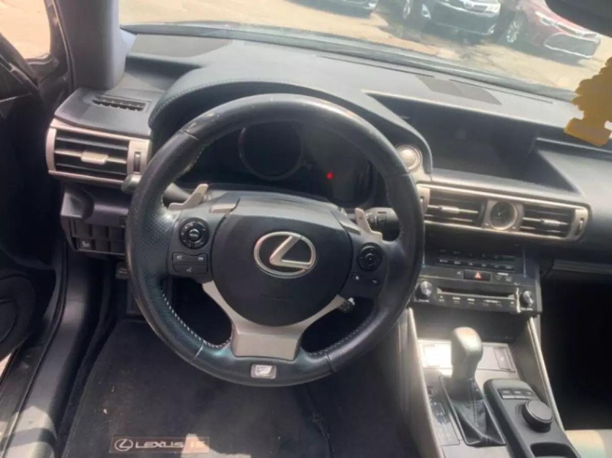 interiorFront
