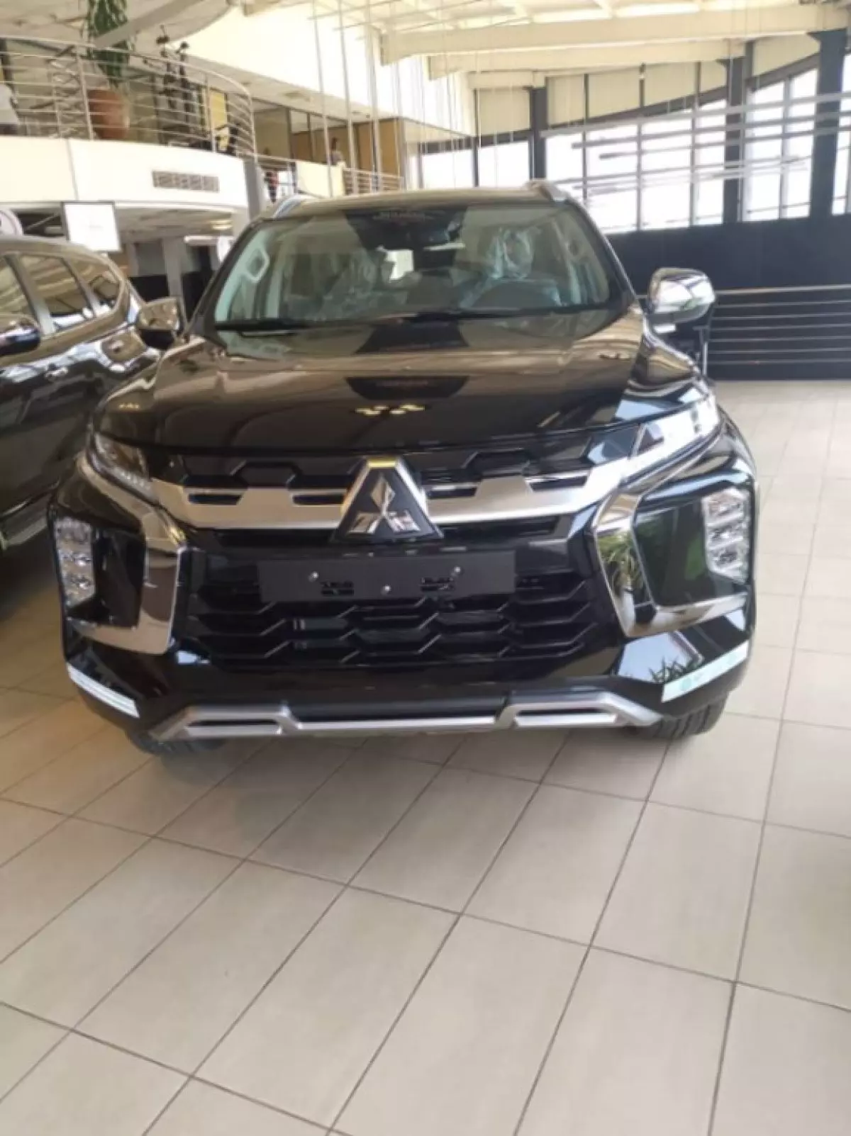 Mitsubishi Pajero Sport - 2025