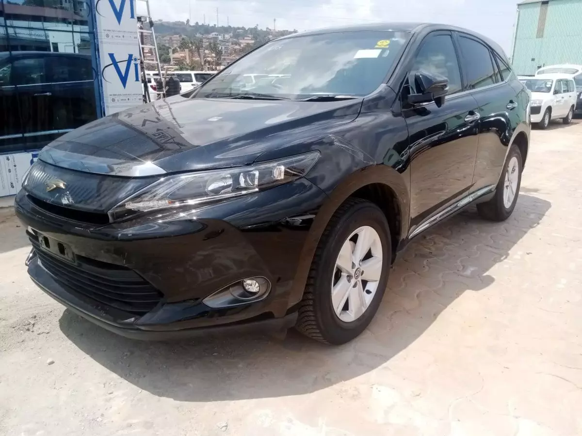 Toyota Harrier - 2016