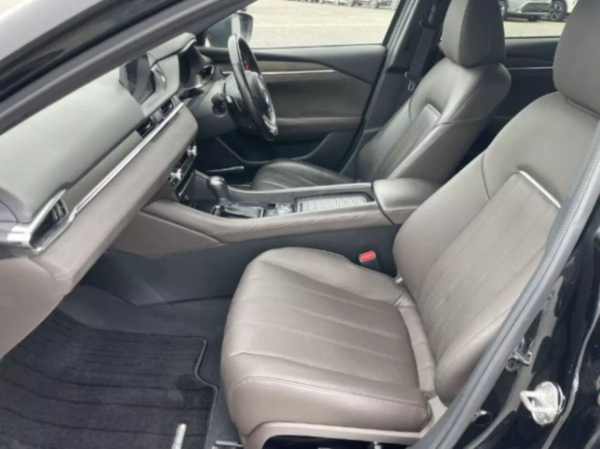 interiorBack