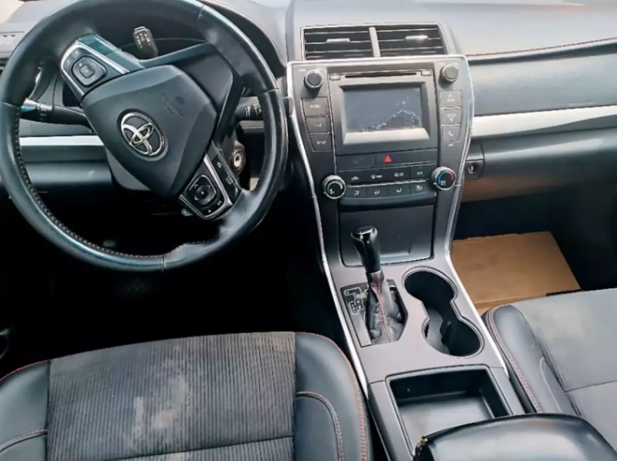 interiorFront