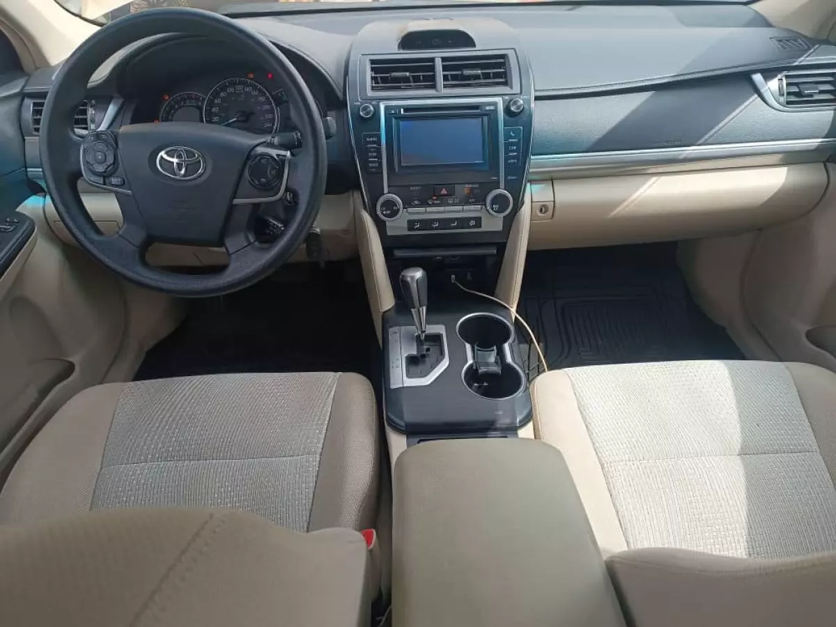 interiorFront