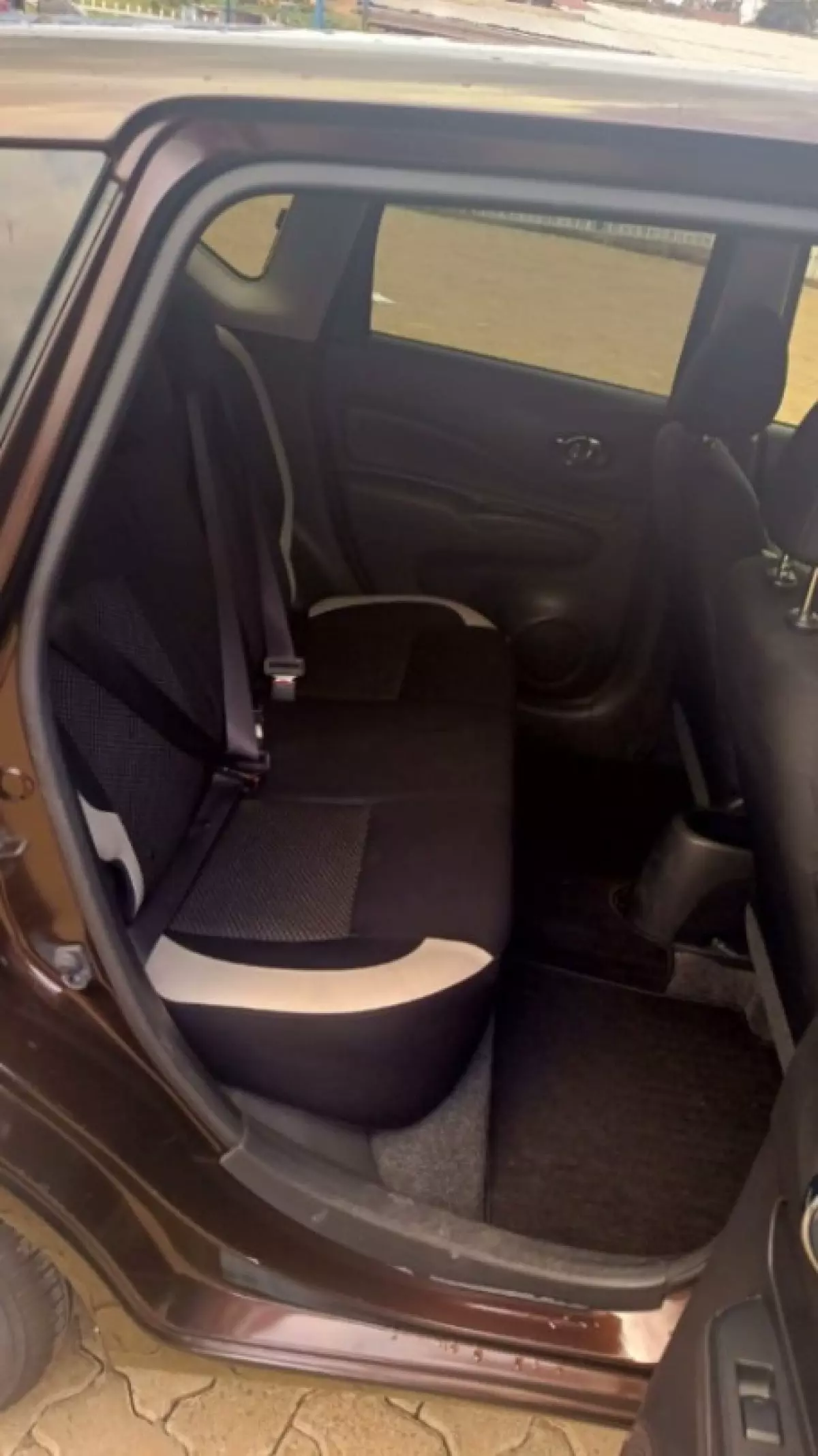 interiorBack