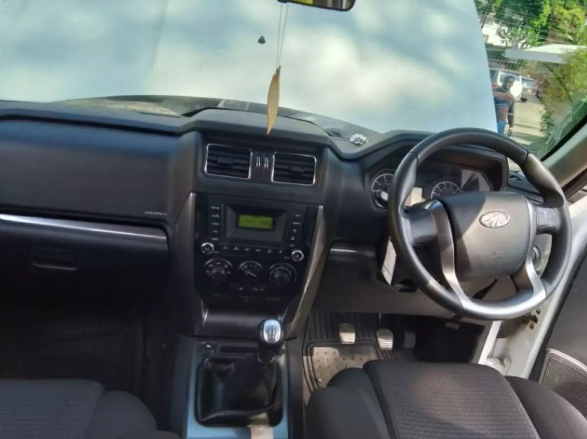 interiorFront