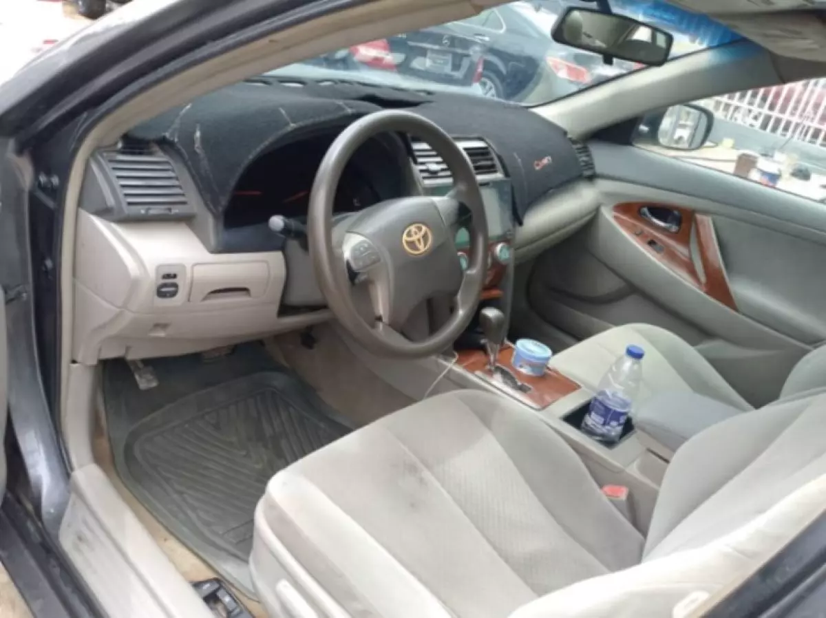interiorFront