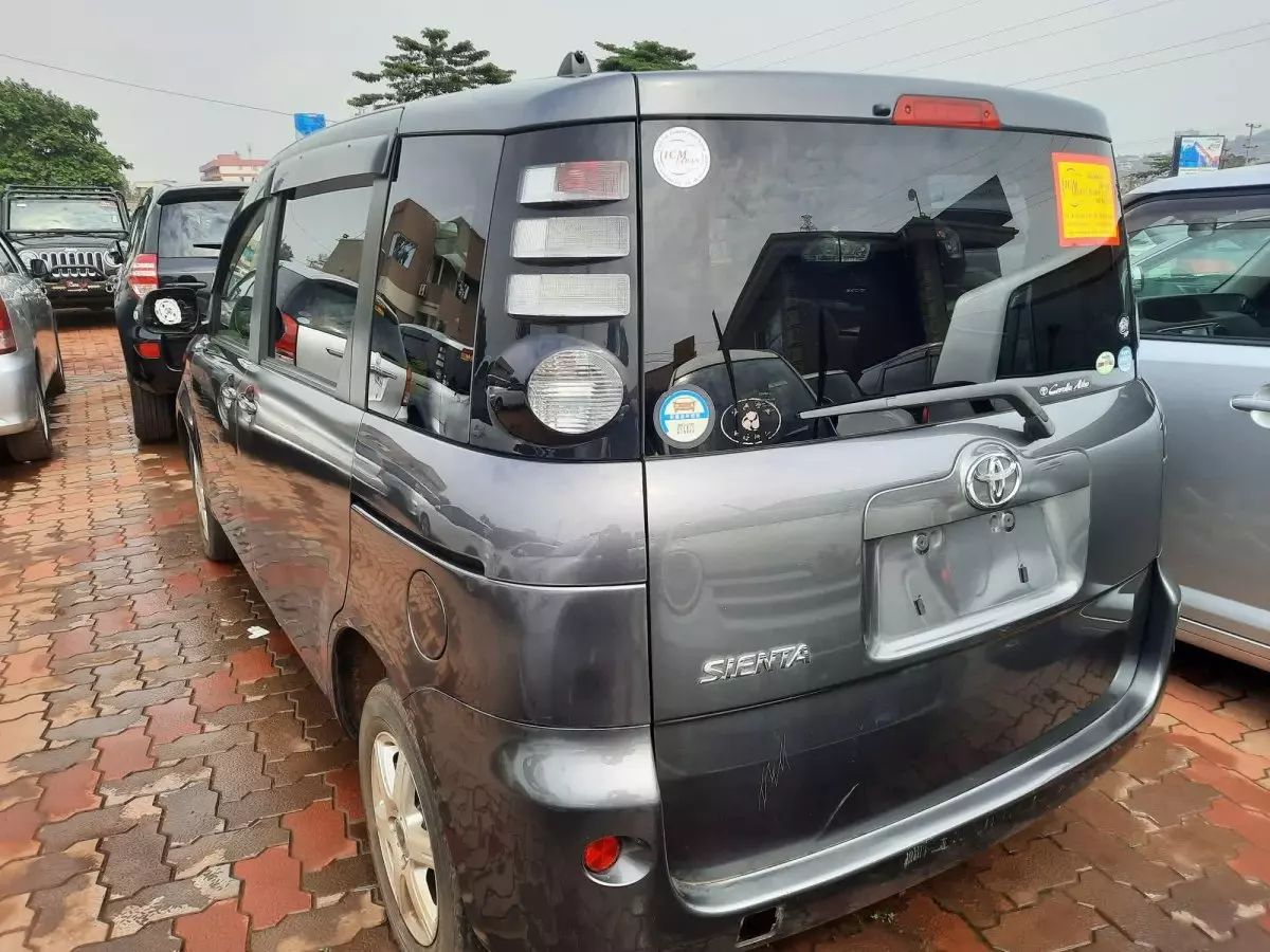 car Right Back