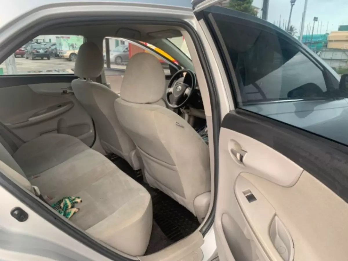 interiorBack