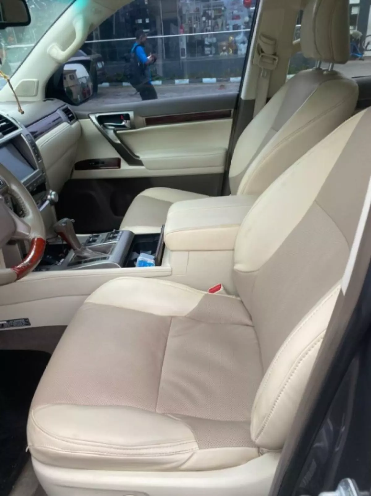 interiorBack