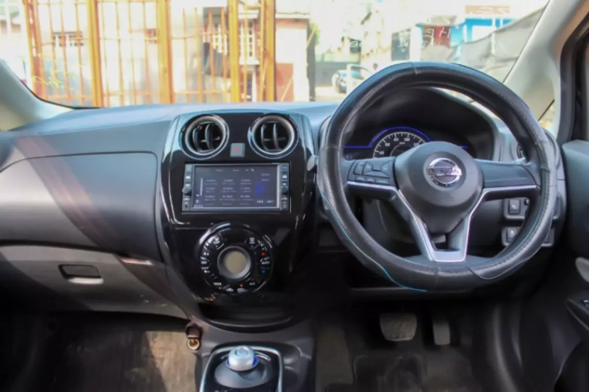 interiorFront