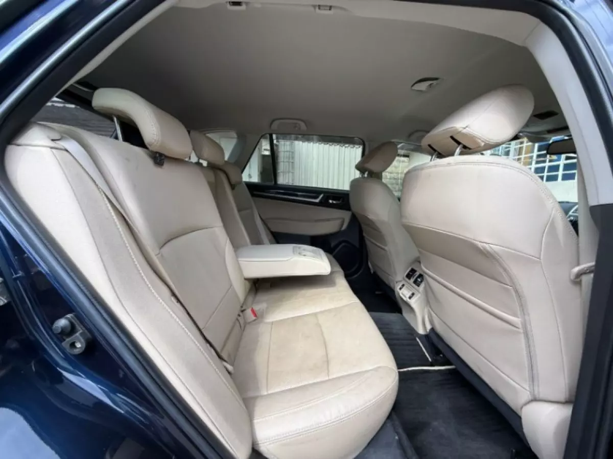 interiorBack