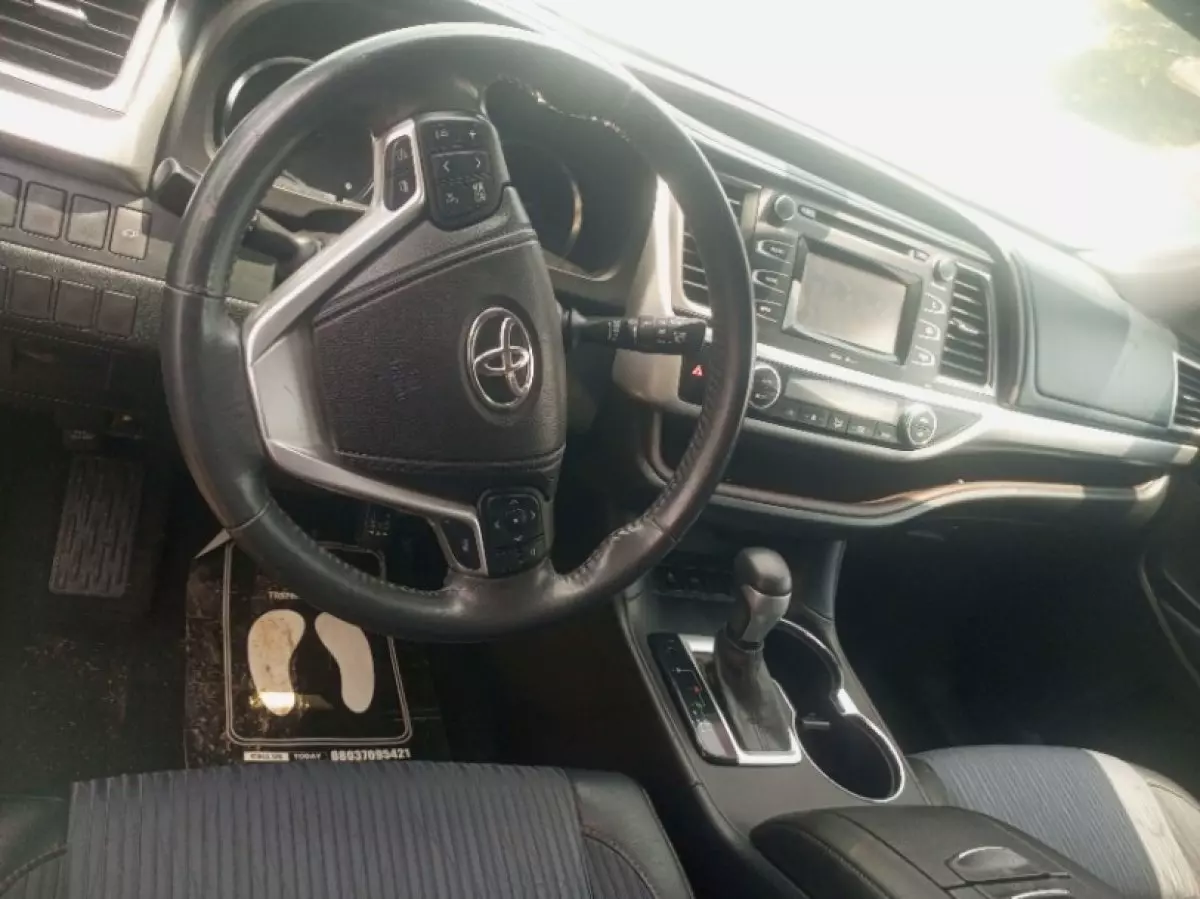 interiorFront