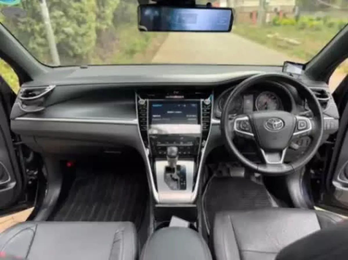 interiorFront