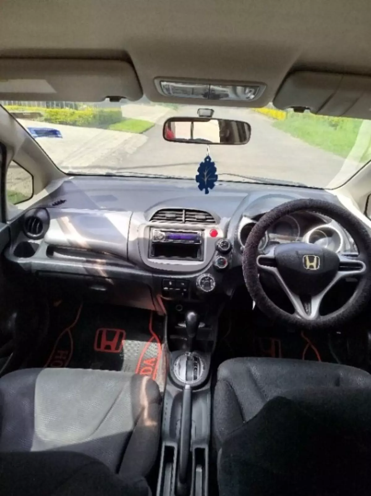 interiorFront