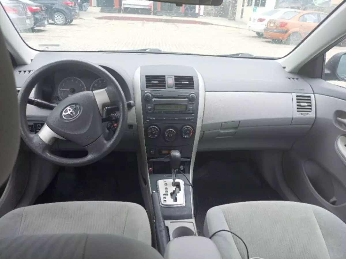 interiorFront