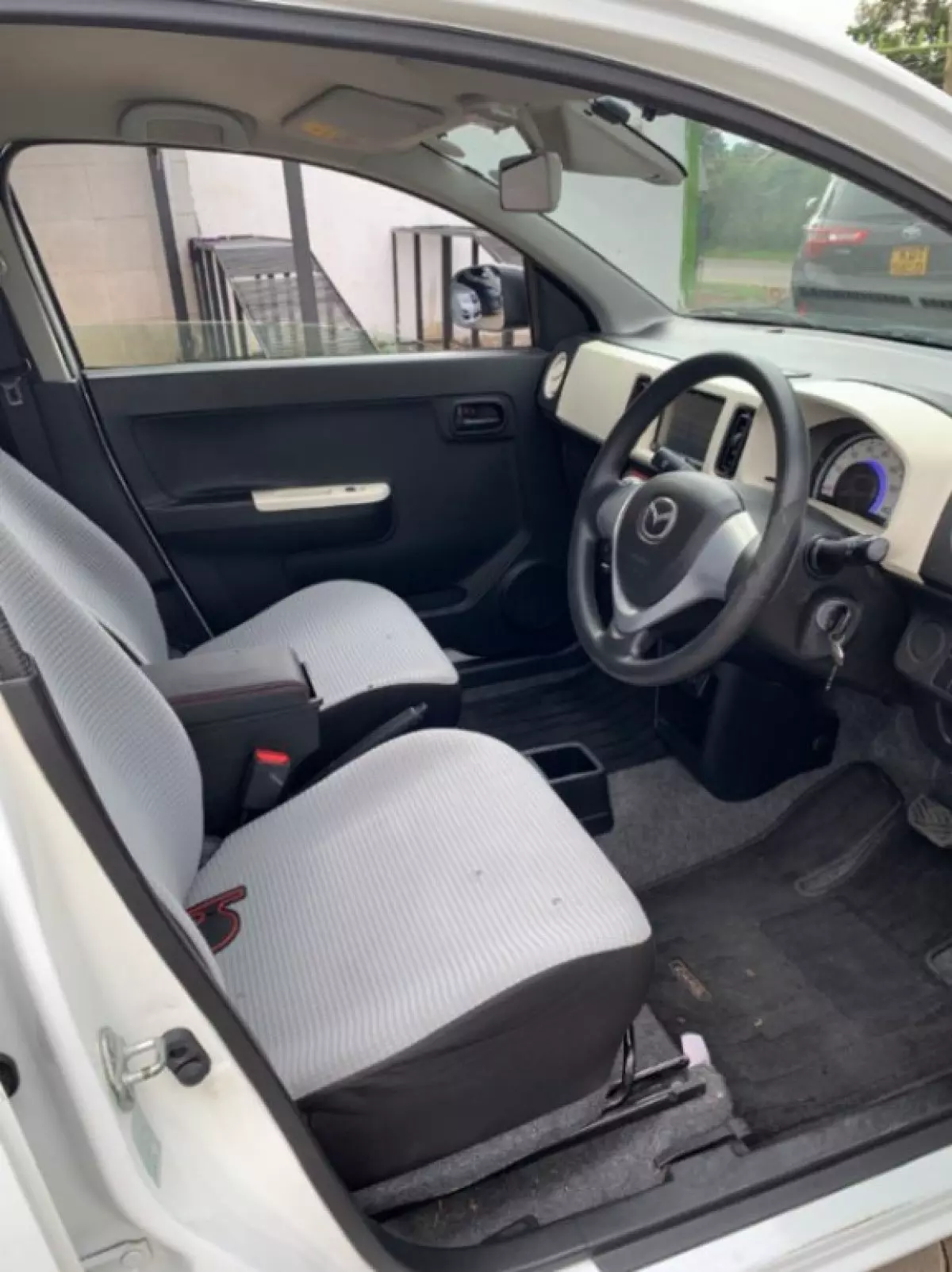 interiorFront