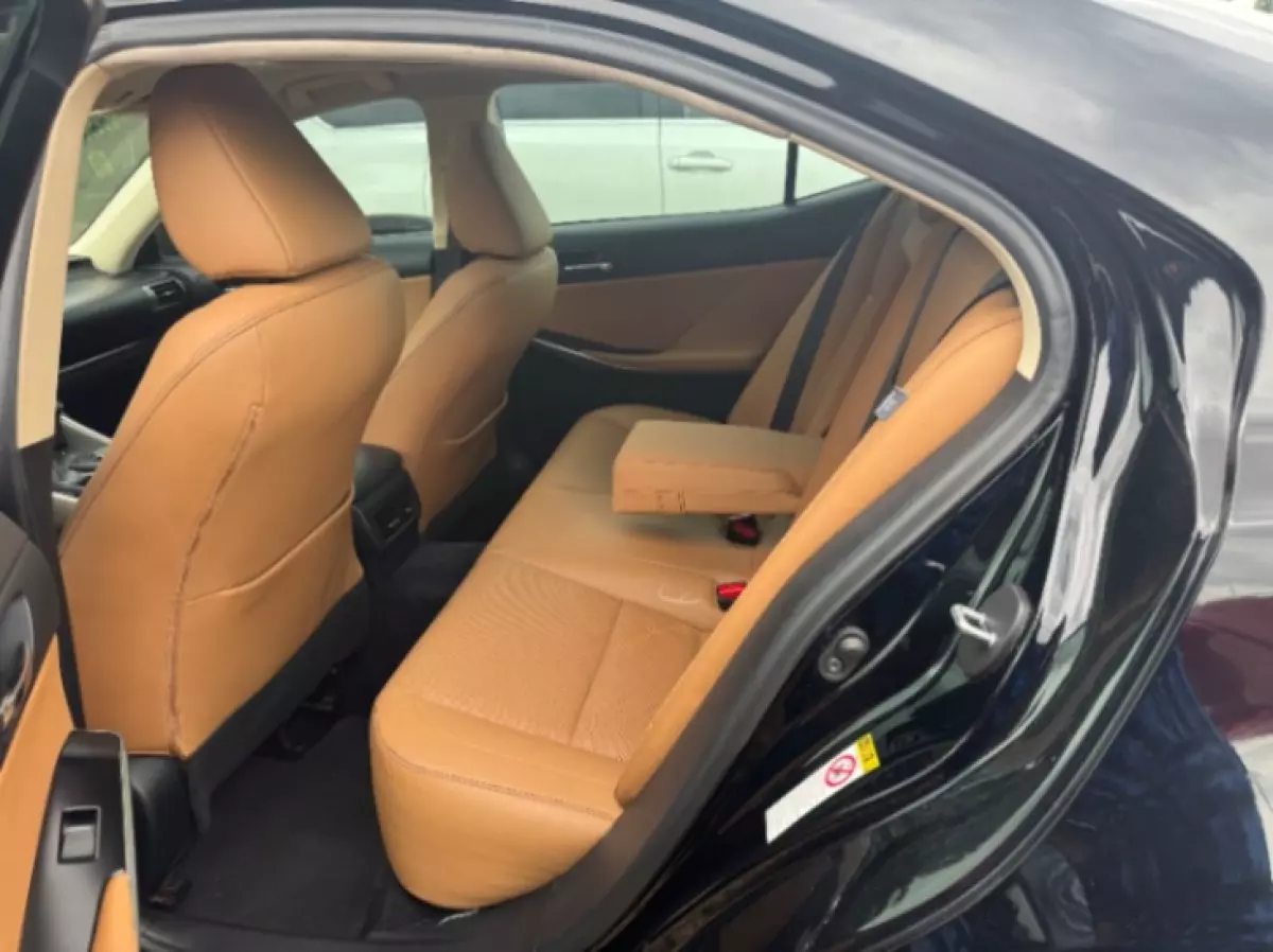 interiorBack