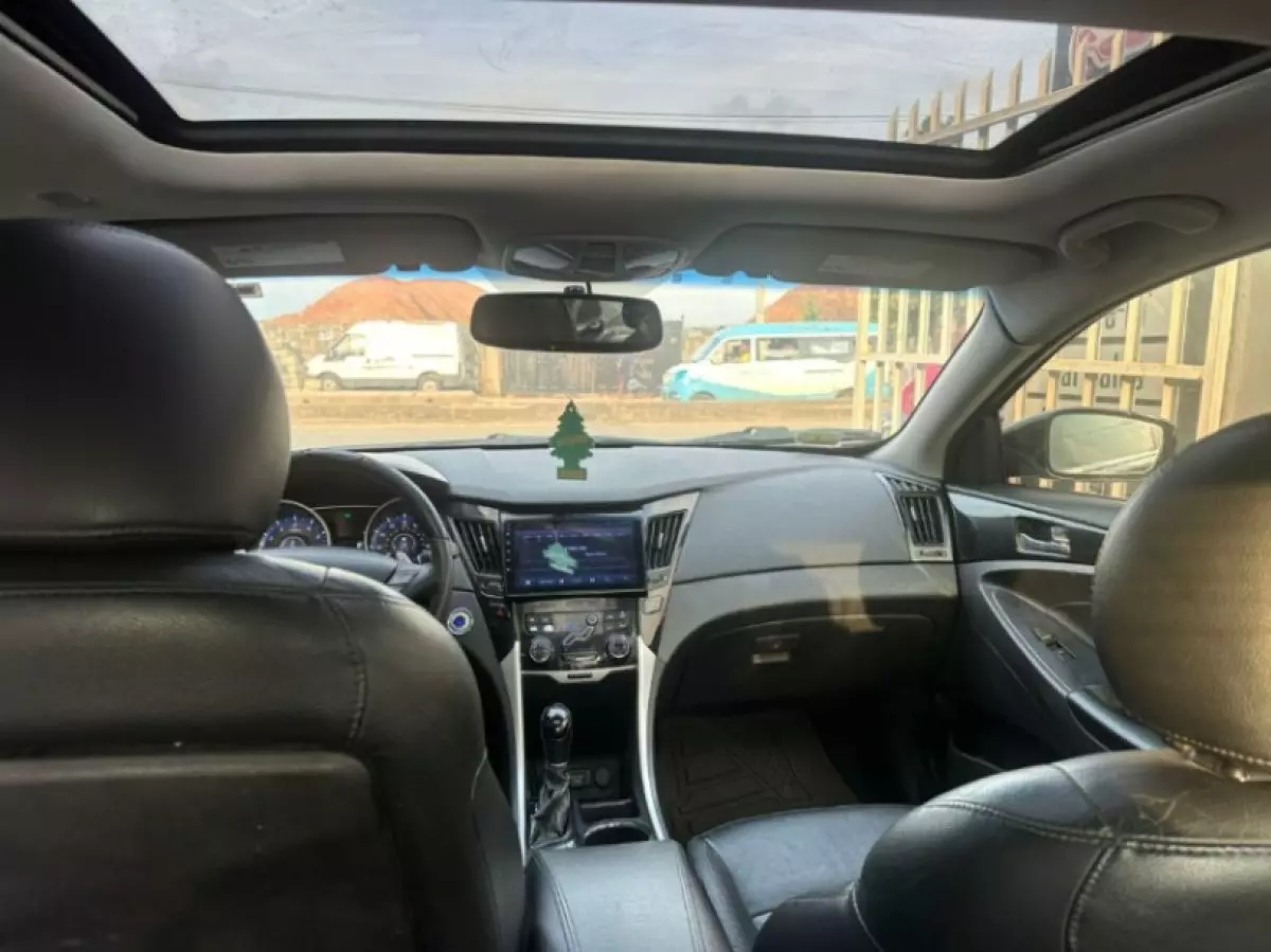interiorFront