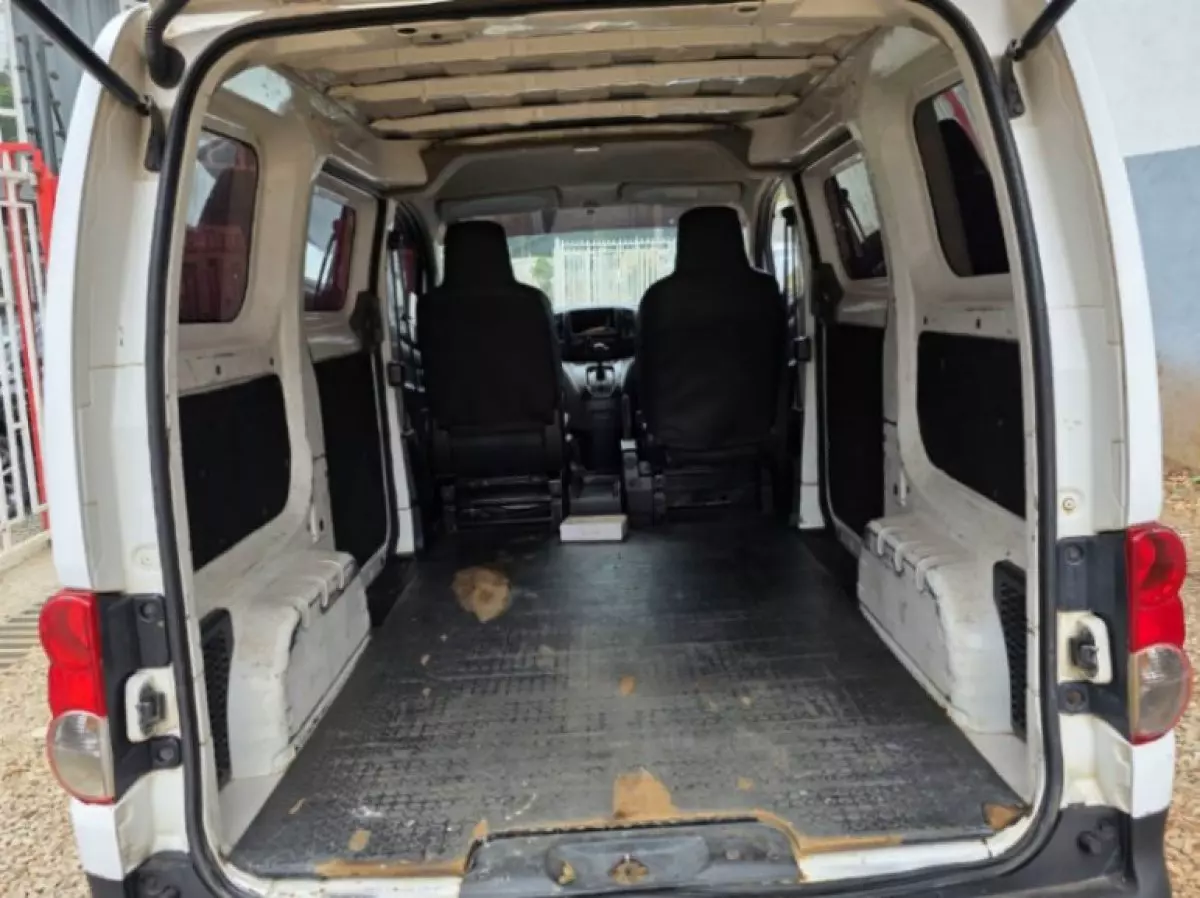 interiorBack