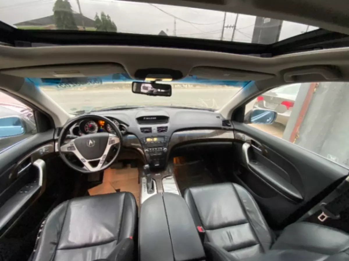interiorFront