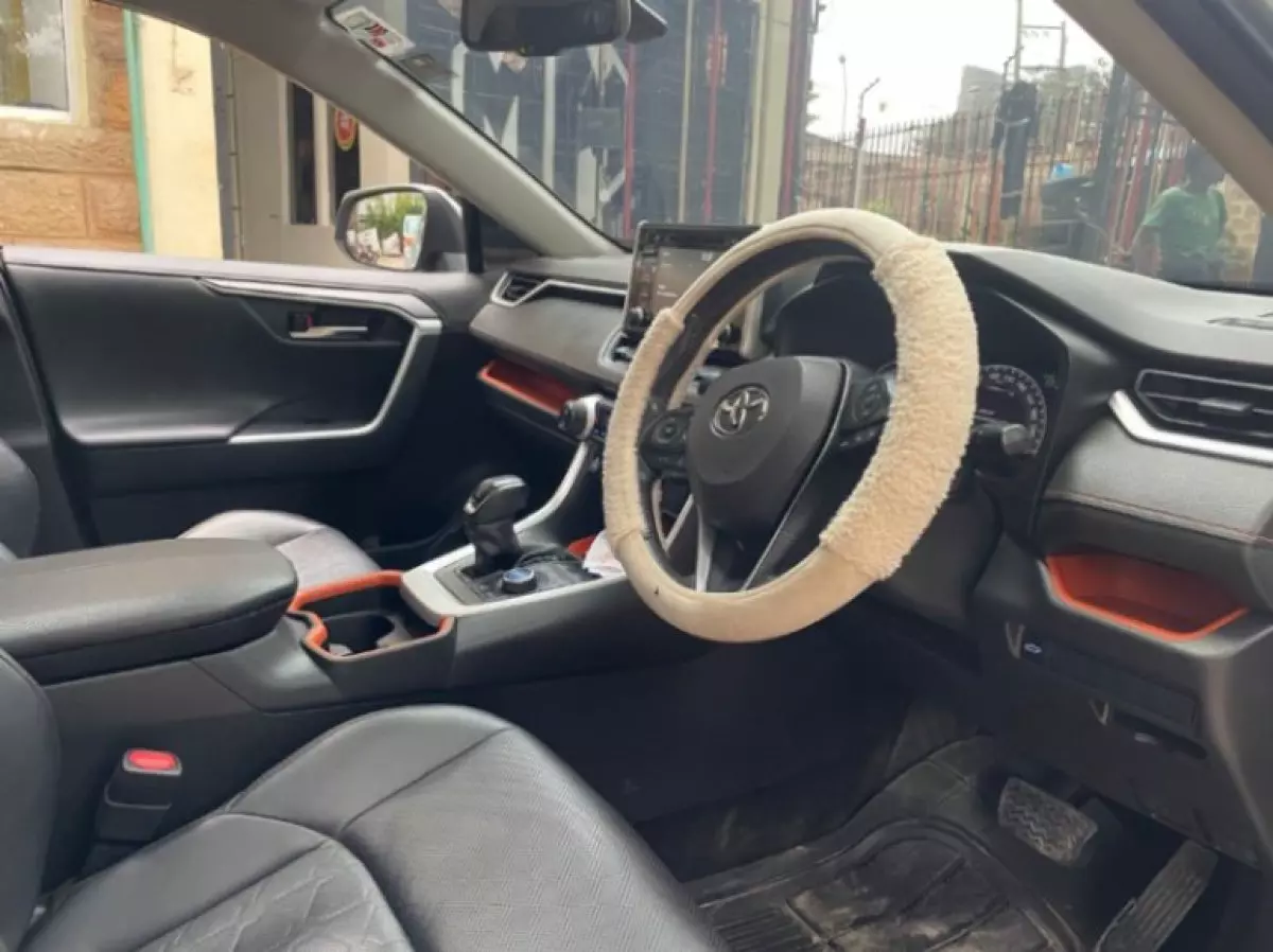 interiorFront