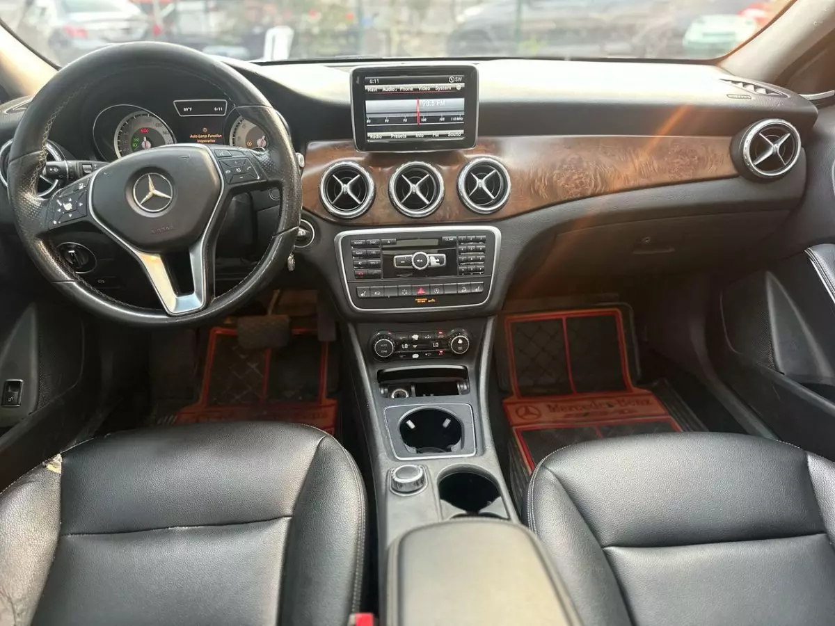 interiorFront