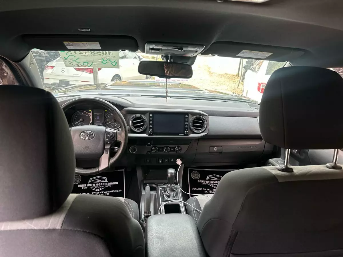 interiorFront