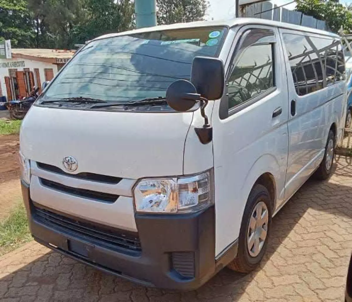 Toyota Hiace - 2014