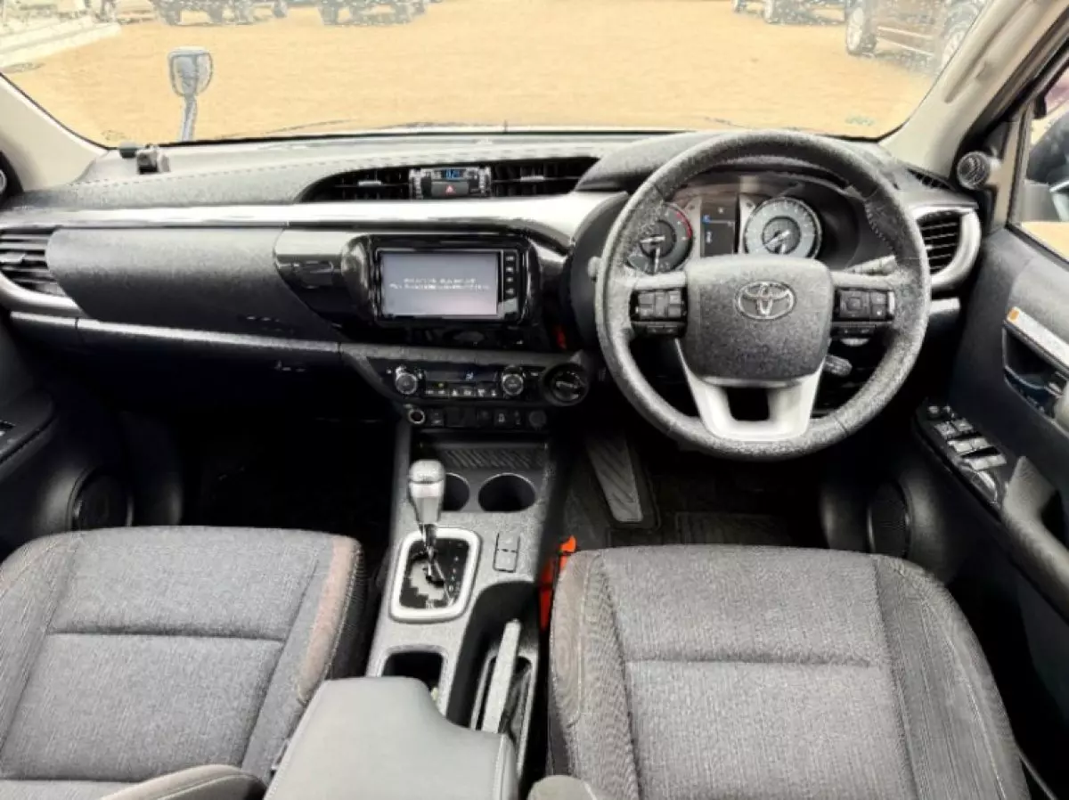 interiorFront