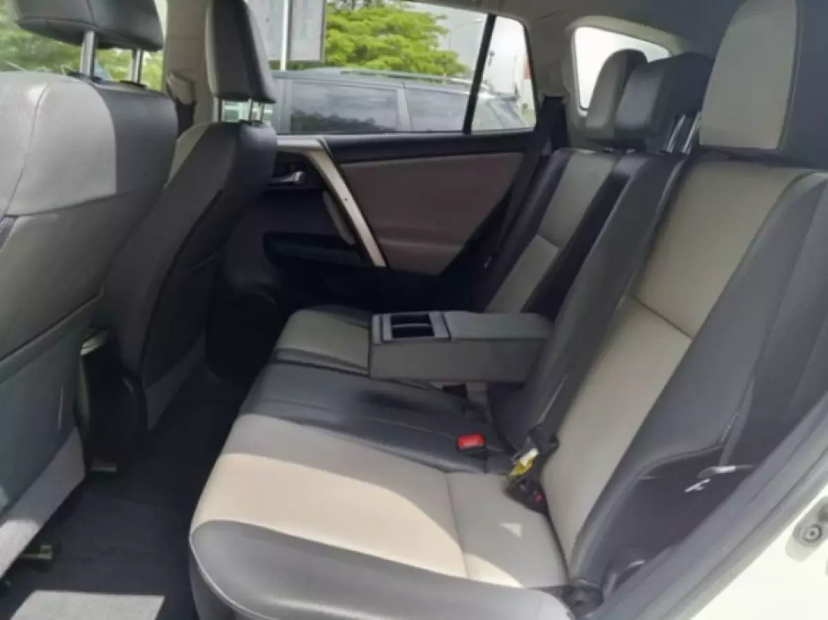 interiorBack