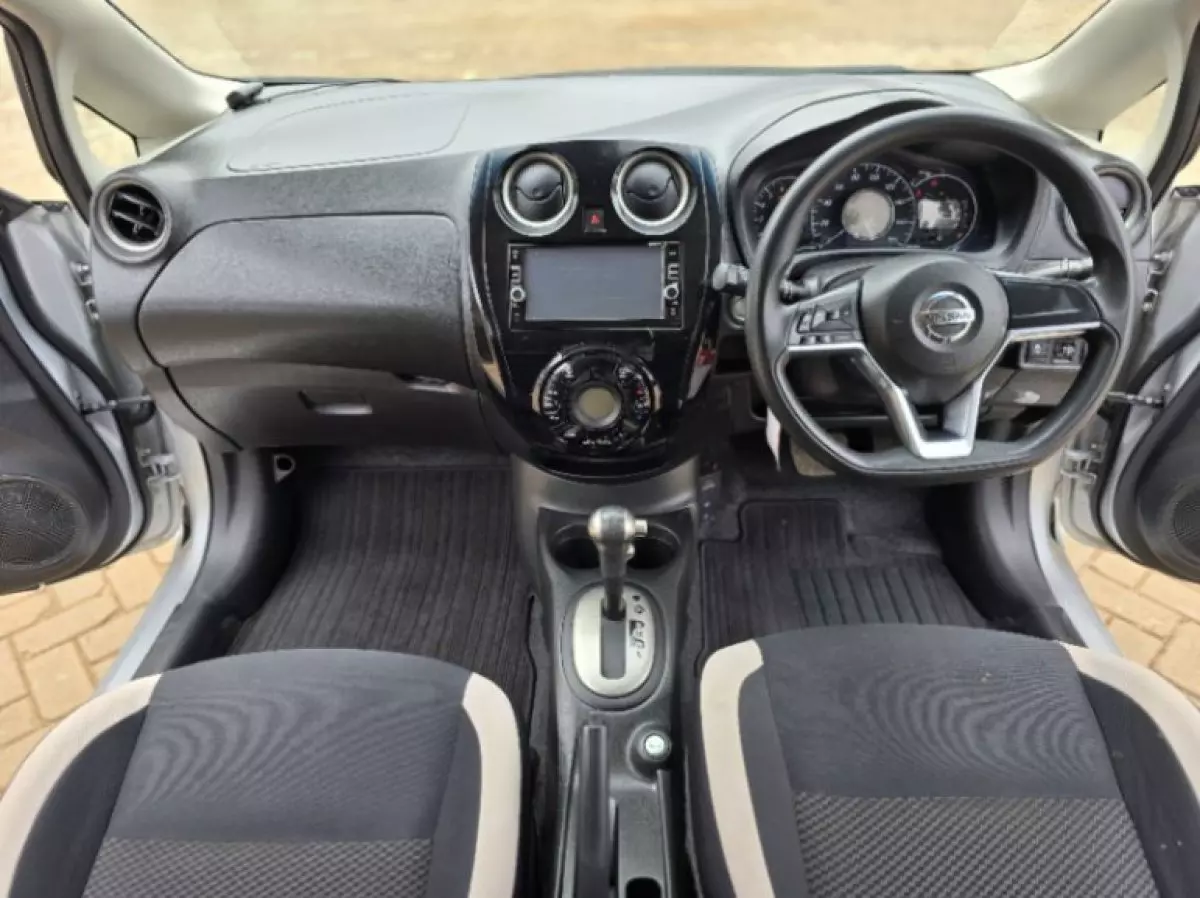interiorFront