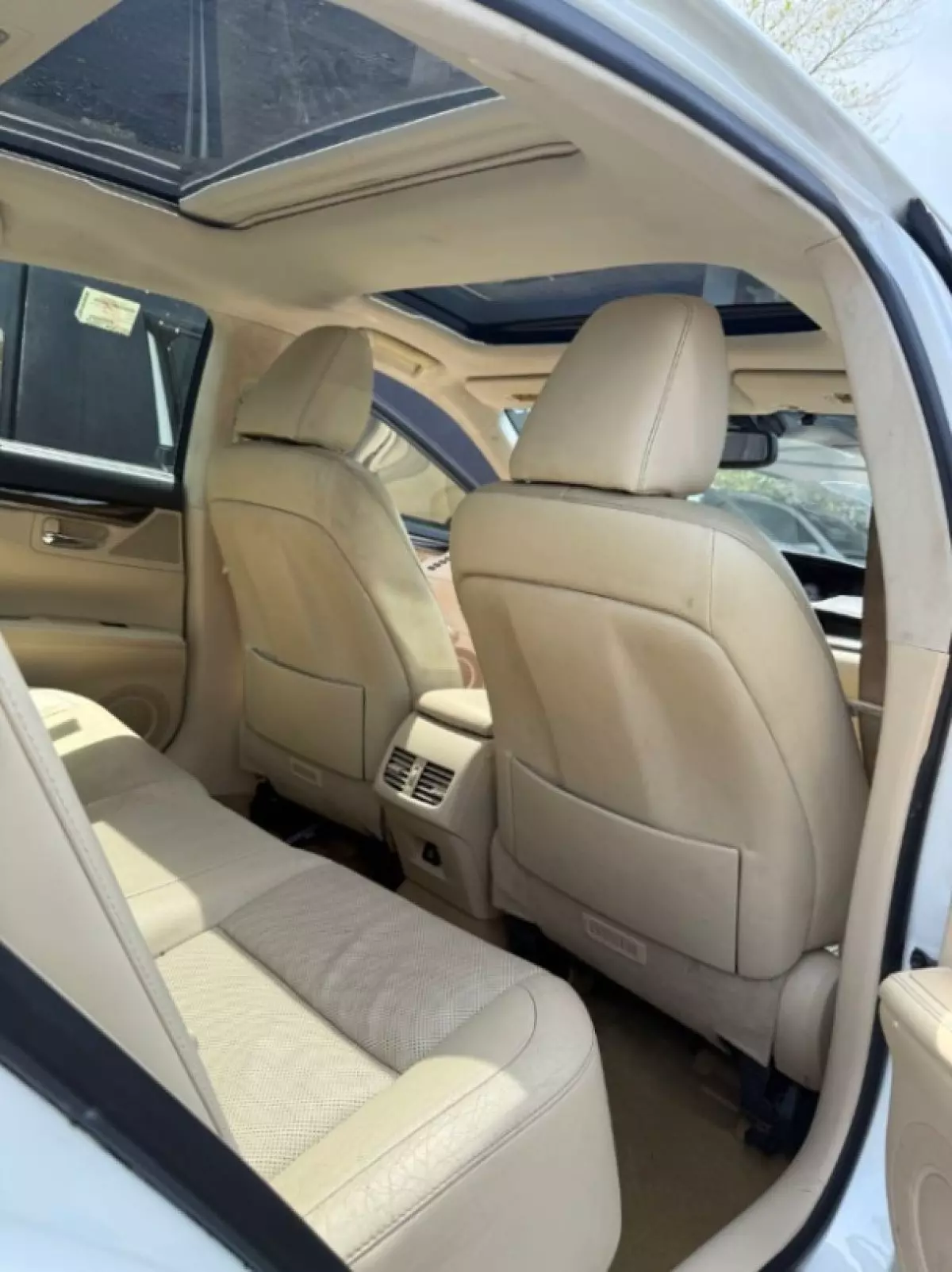 interiorBack