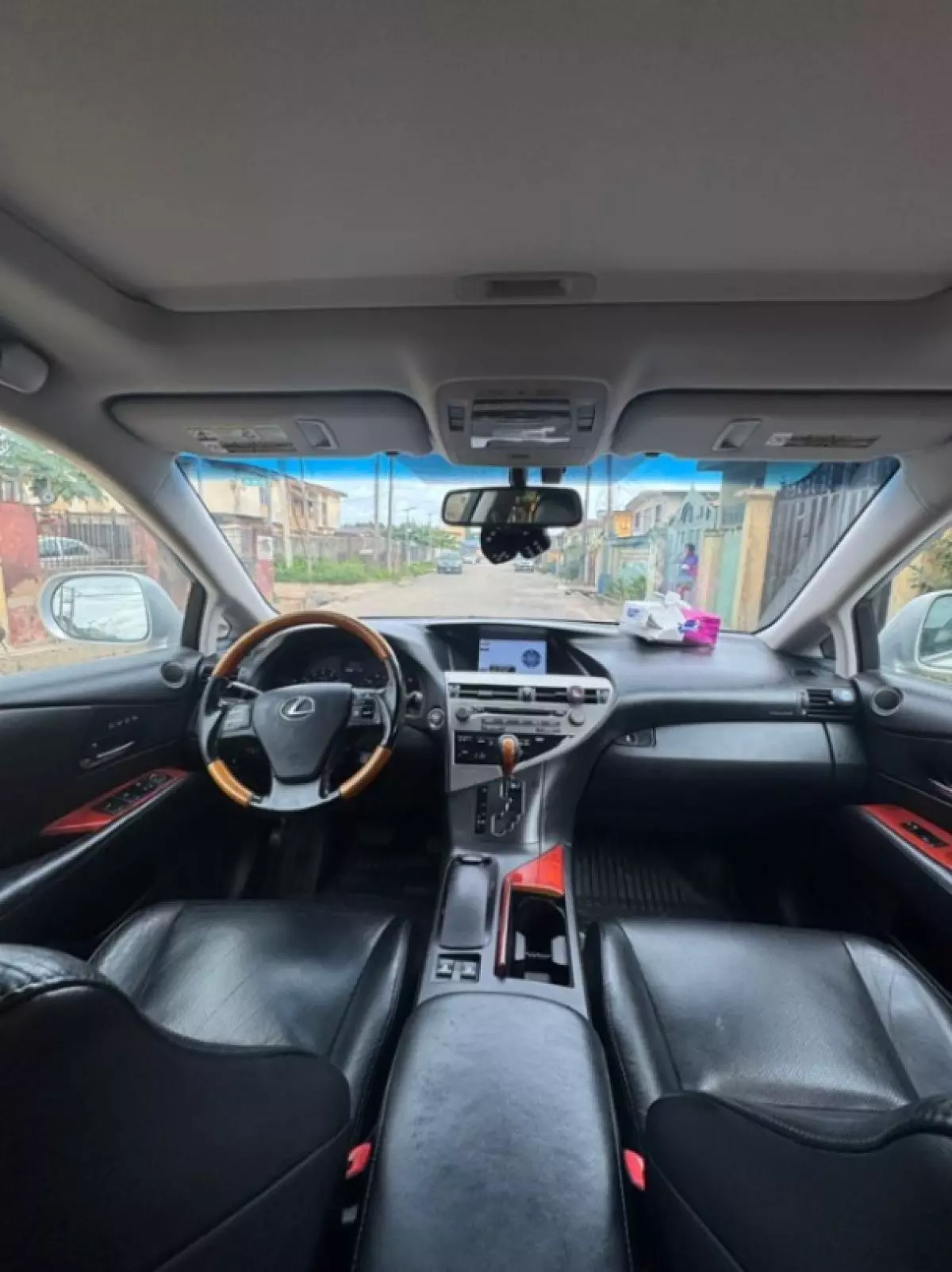 interiorFront