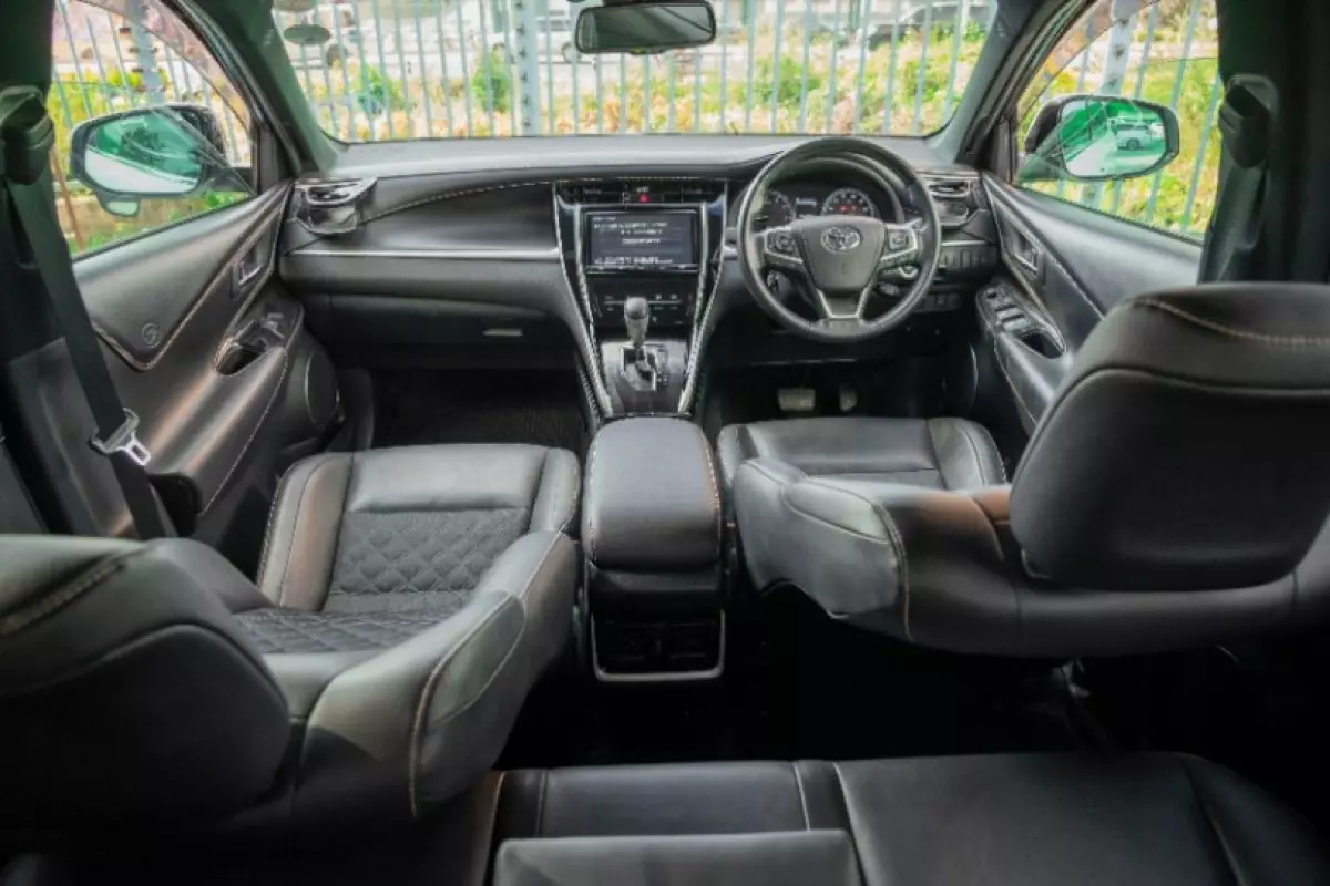 interiorFront