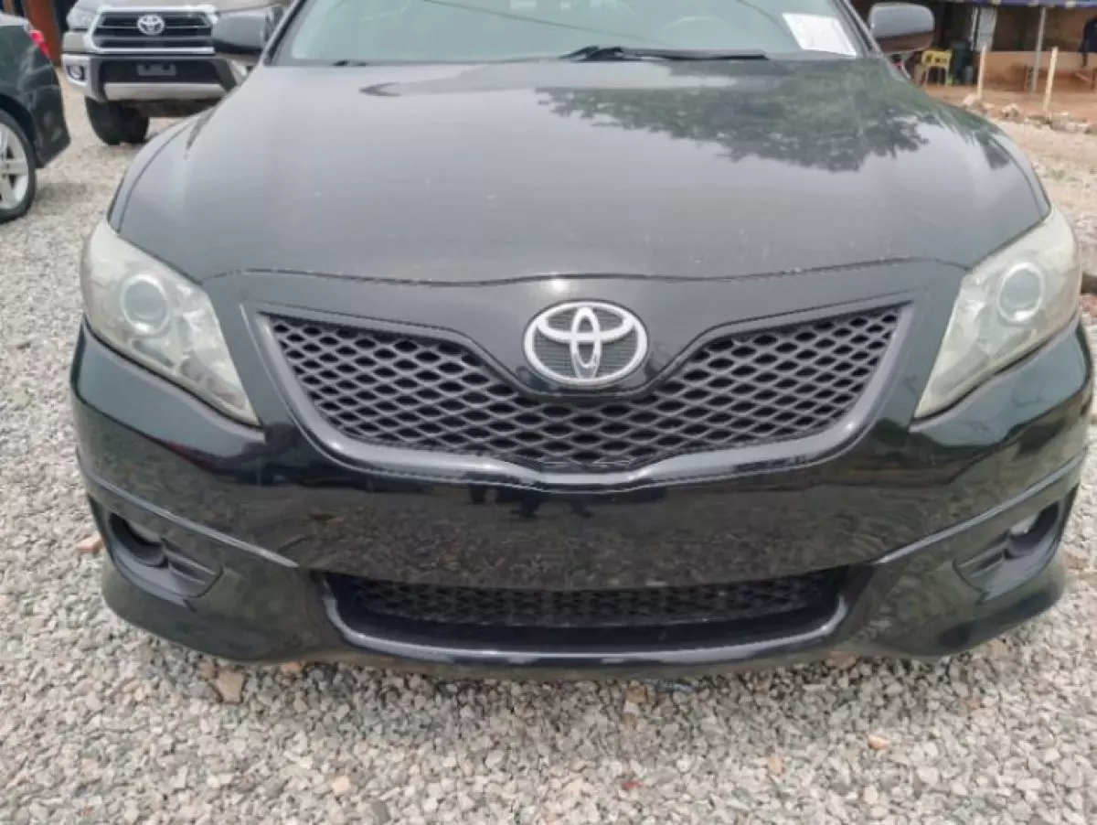 Toyota Camry - 2010