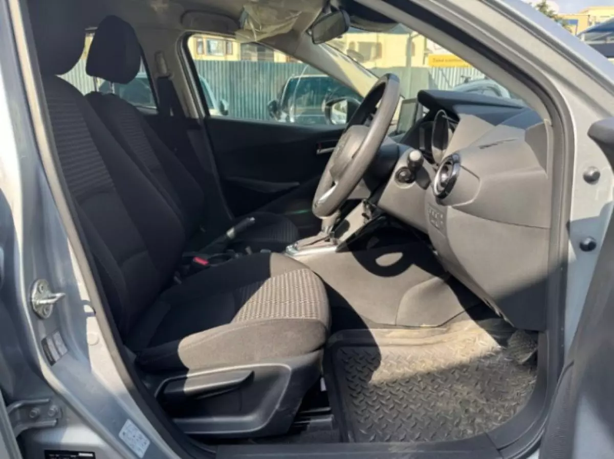 interiorFront