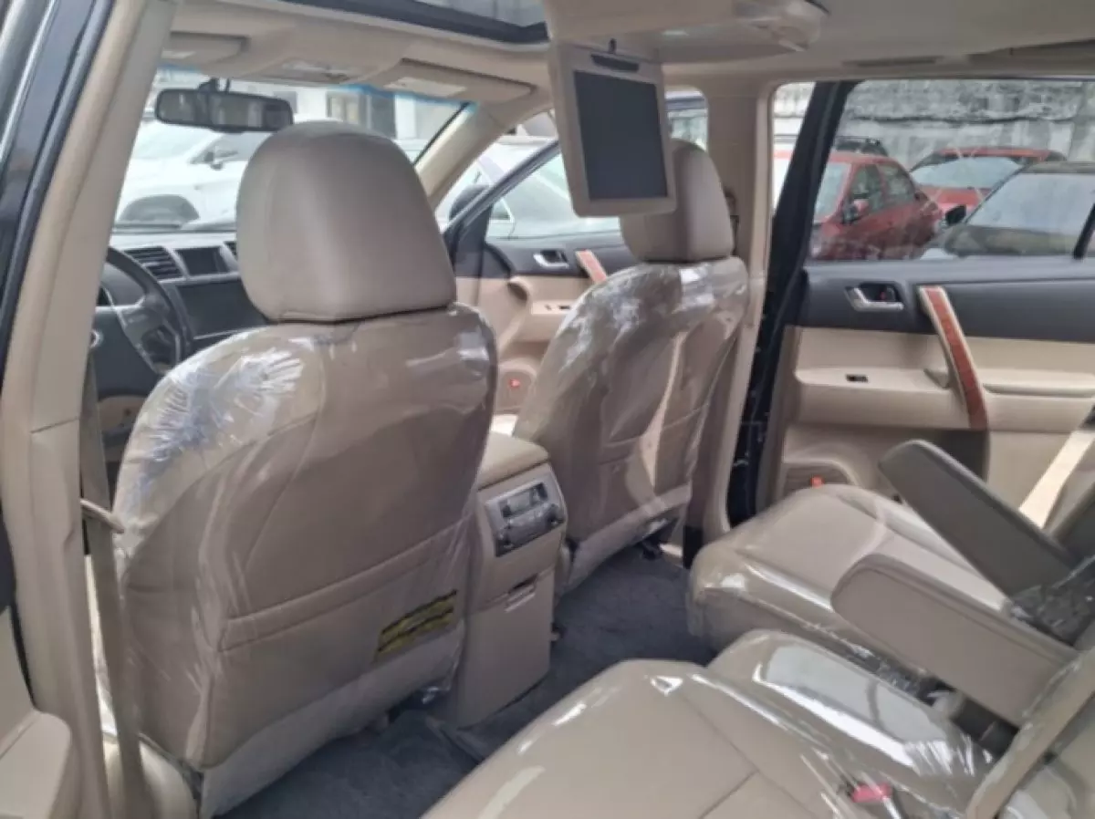 interiorBack