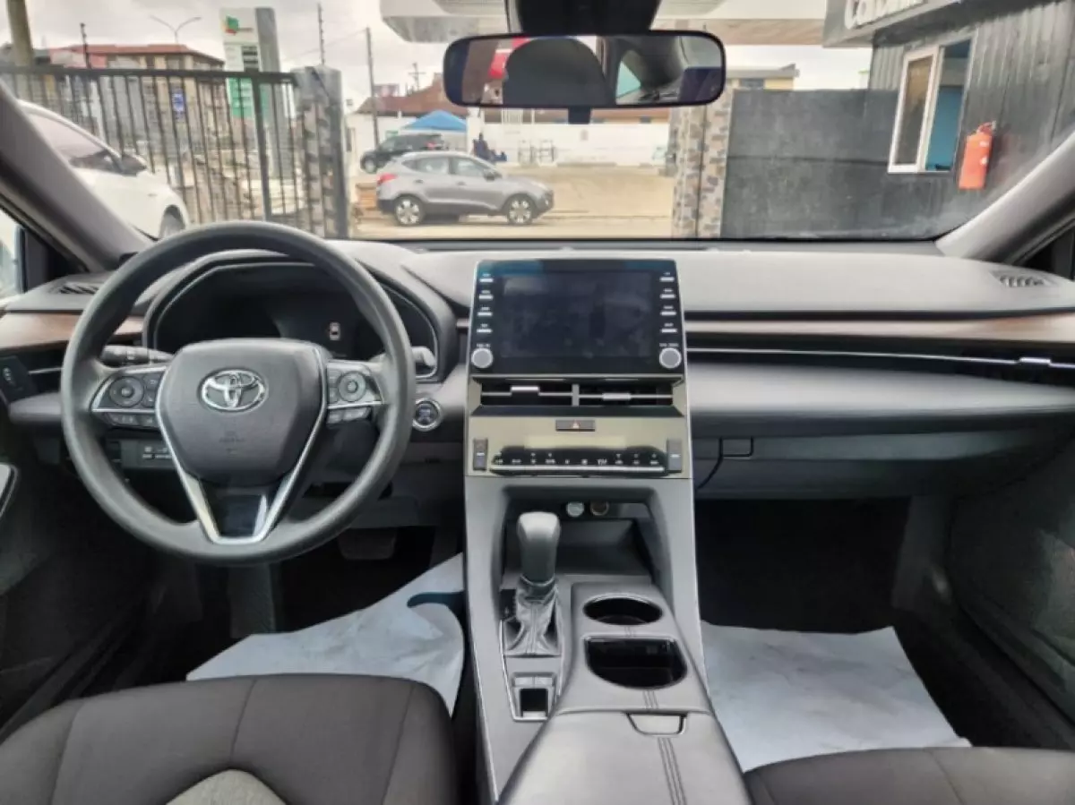 interiorFront