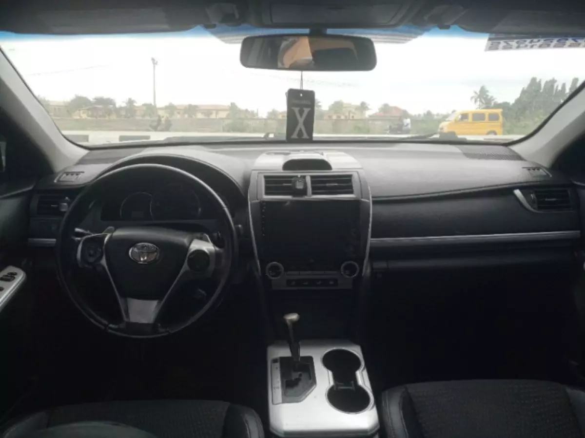 interiorFront