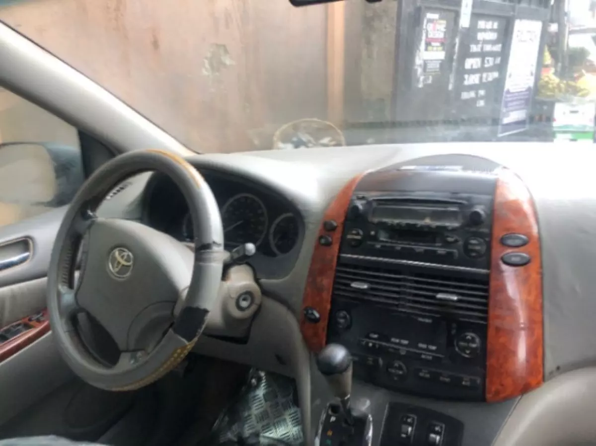 interiorFront