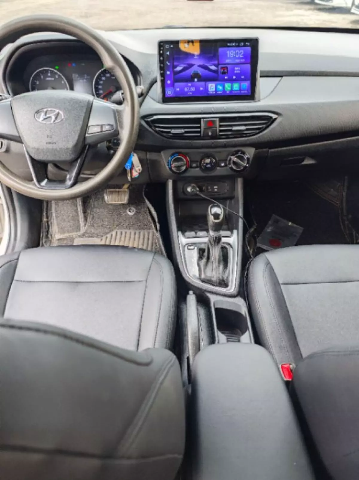 interiorFront
