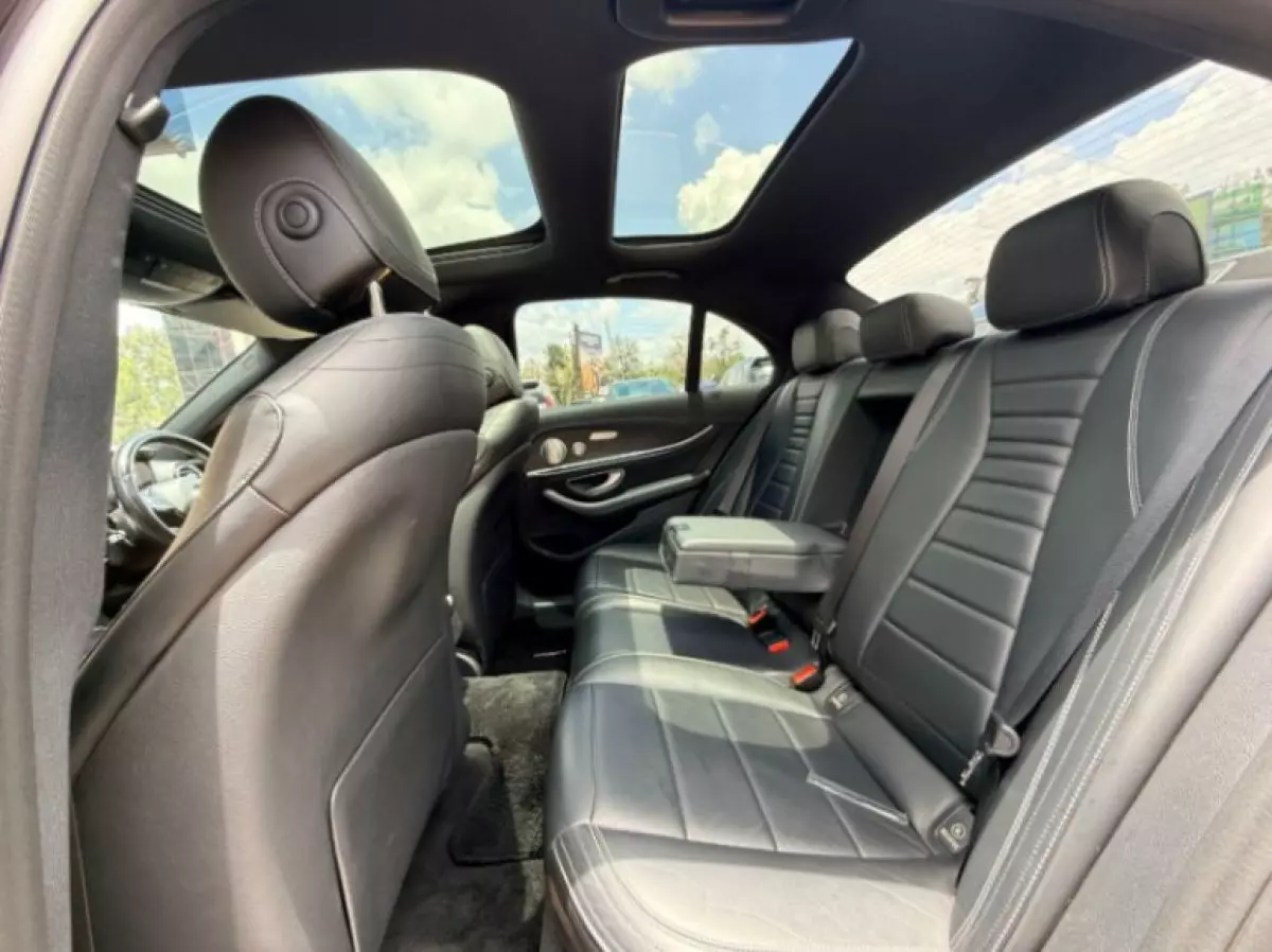 interiorBack
