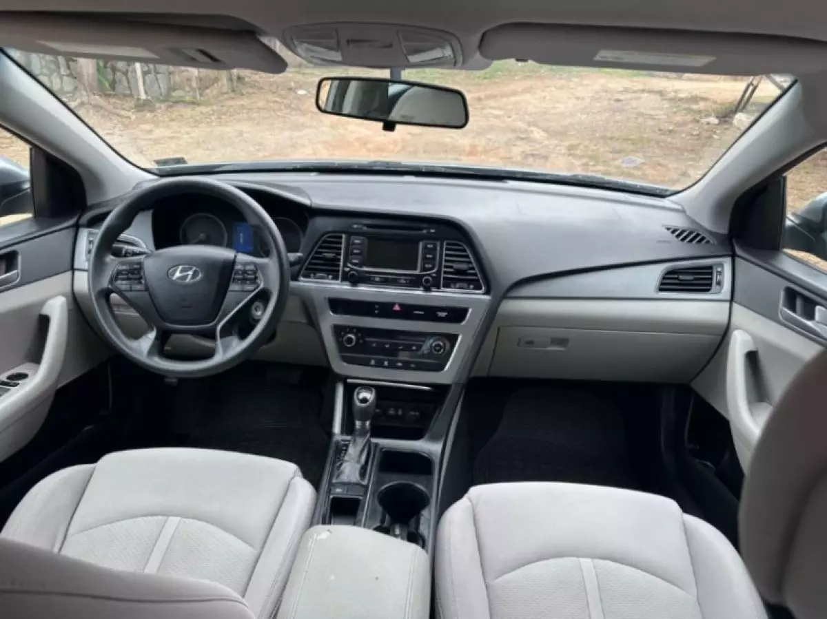 interiorFront