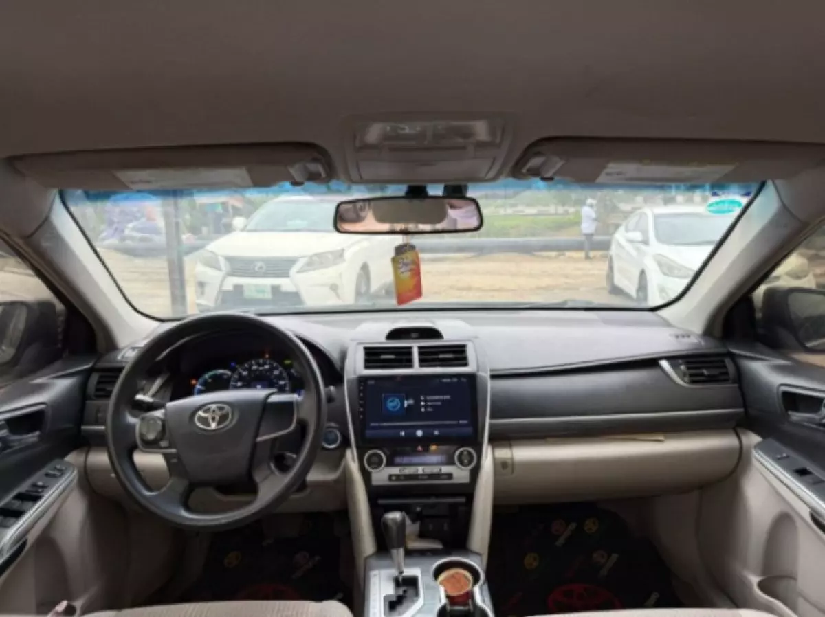 interiorFront