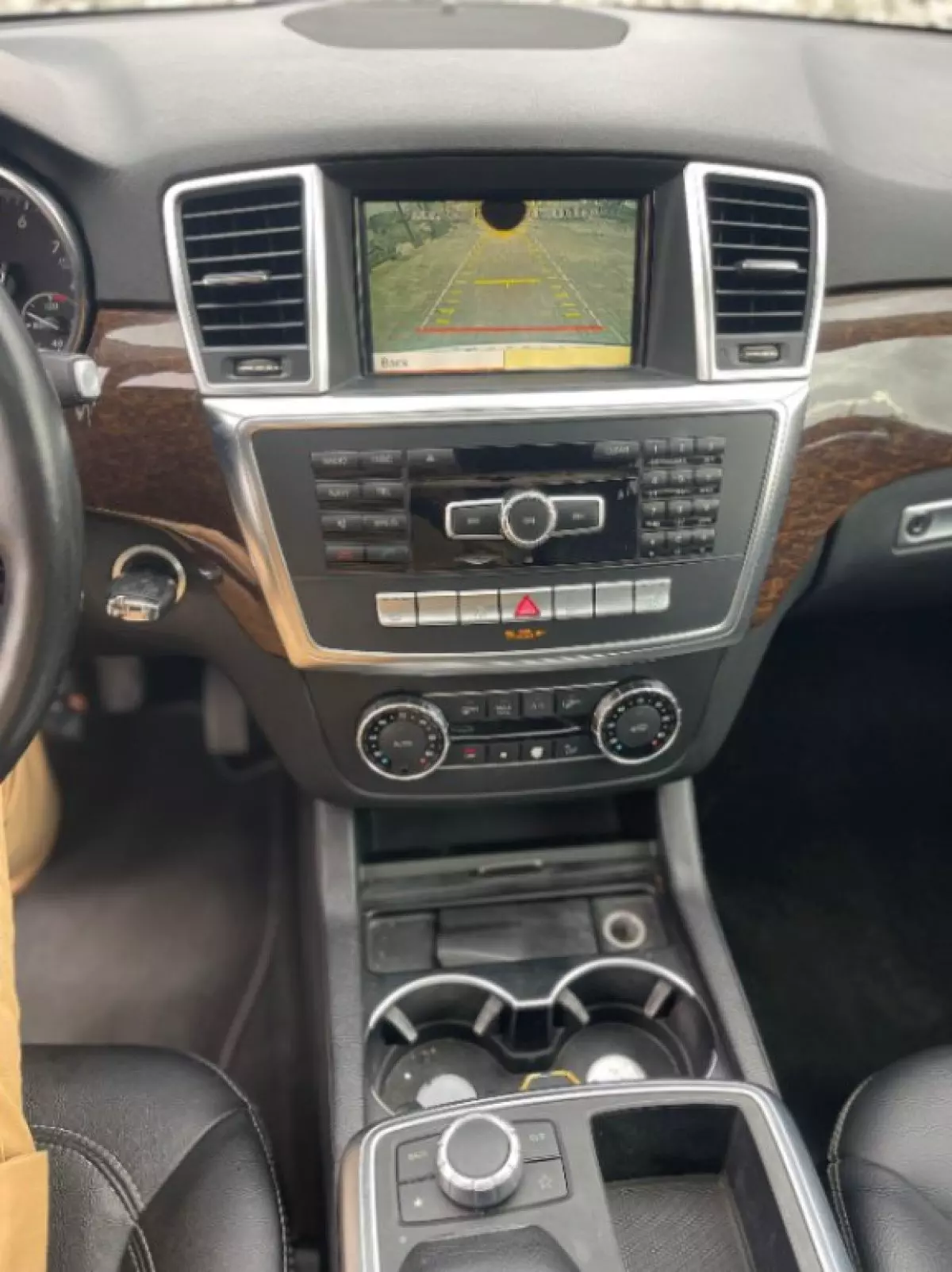 interiorFront