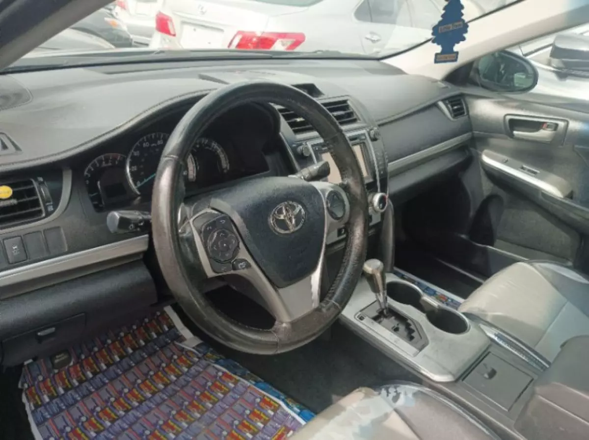 interiorFront