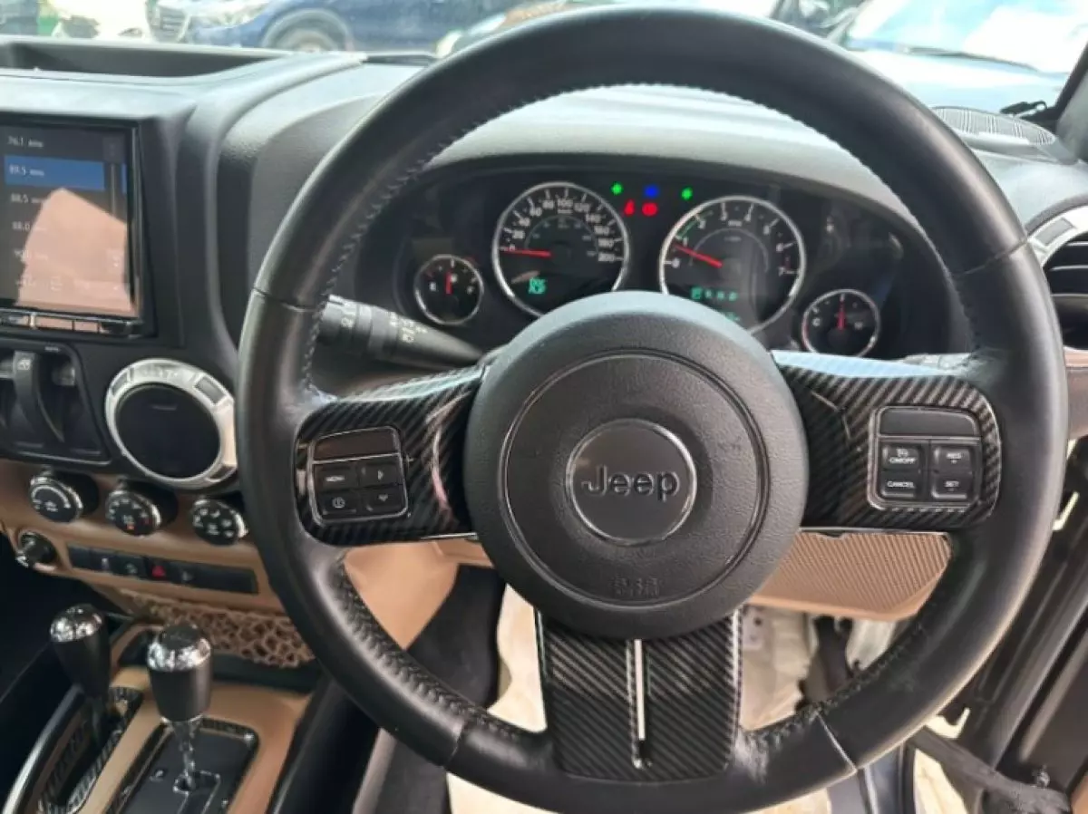 interiorBack